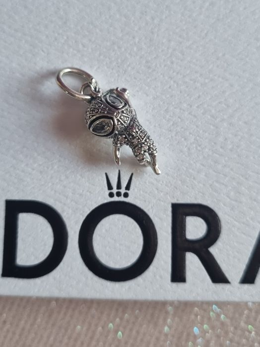 Pandora Marvel wisiorek Spider-Man wysadzany kamieniami