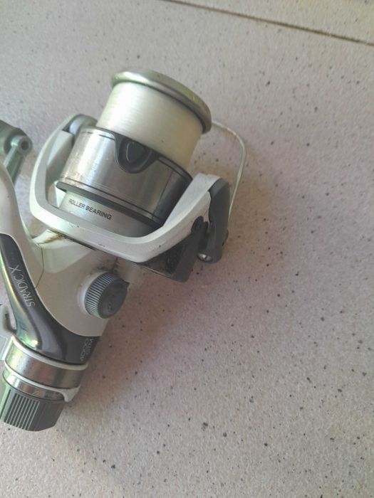 Pack de dois carretos(banax posseidon 5400 e um shimano stradic x)