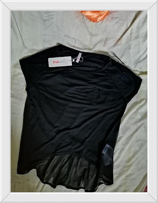 NEW YORKER bluzka. Z TYŁU WYCIĘCIE. I wstawka z innego materiału. S xs