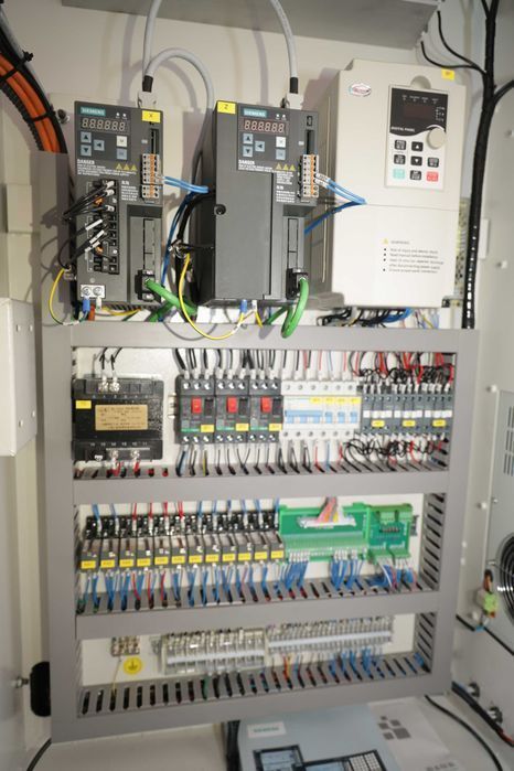 Токарний верстат з ЧПК MAST ML 500x1000 SH8