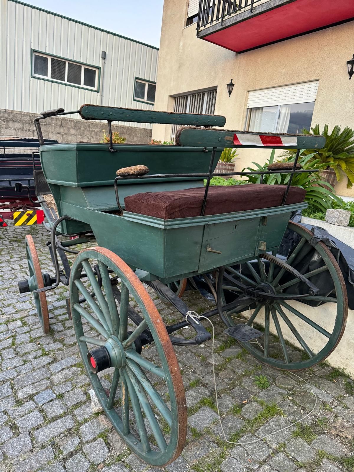 2 Charrete carro vintage Cavalos