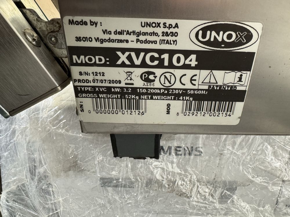 Пароконвектомат UNOX XVC 104 з рекуператором та системою автомийки