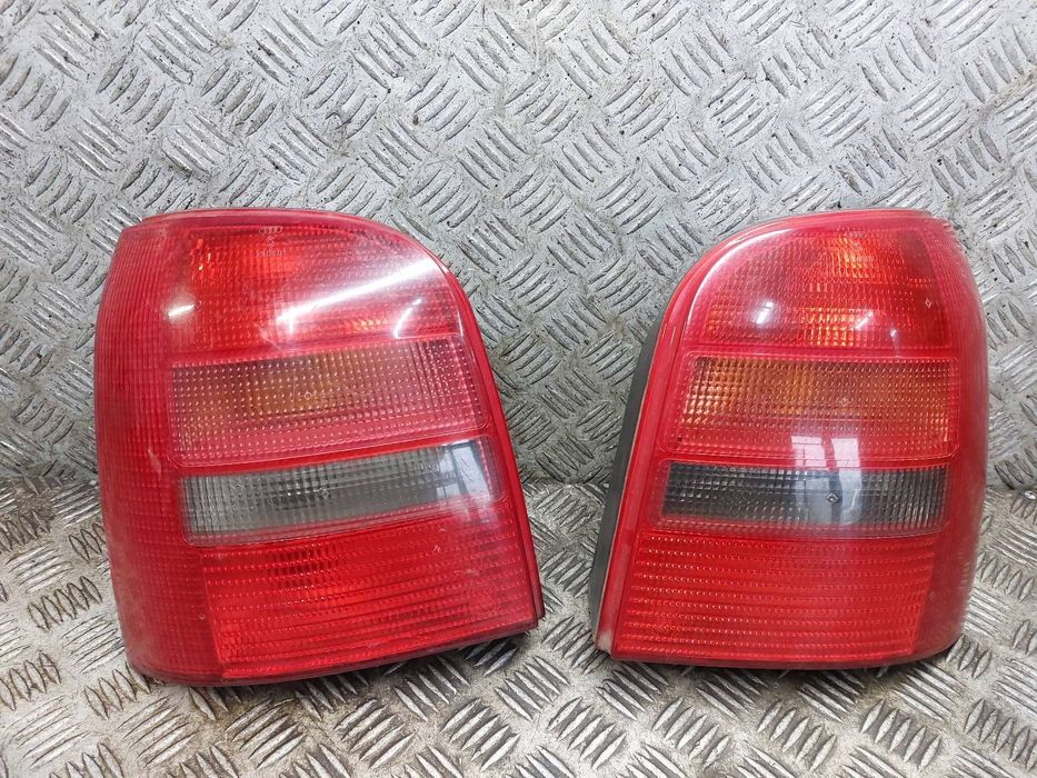 LAMPA LEWY TYŁ + PRAWY TYŁ AUDI A4 B5 KOMBI AVANT 8D9945095A 8D9945096