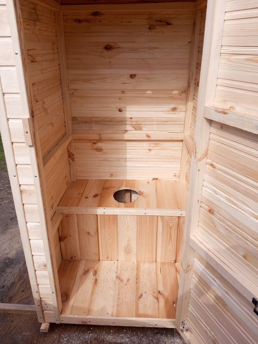 Туалет  деревянный