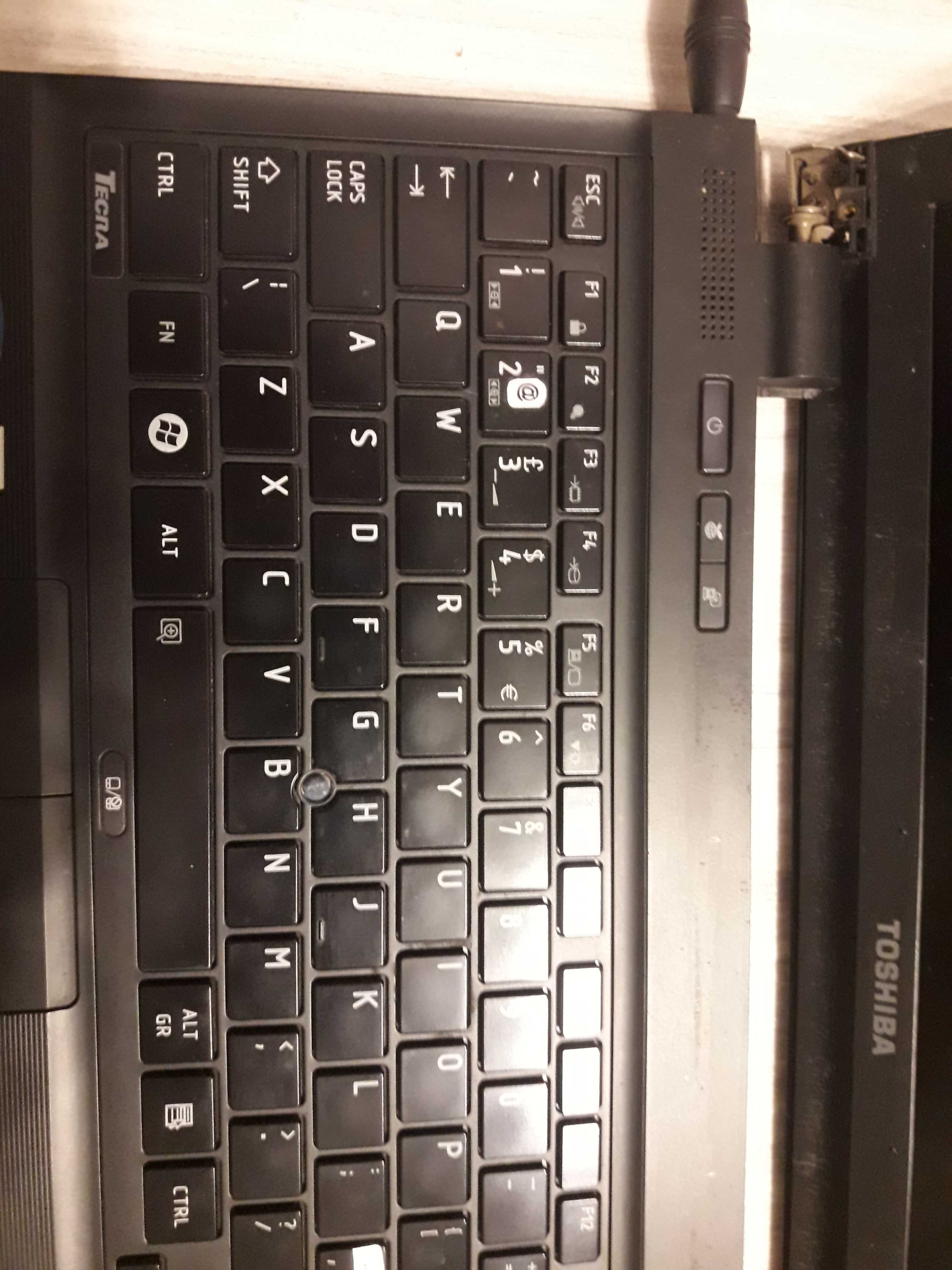 Sprzedam laptop Toshiba tecra R850-1EM