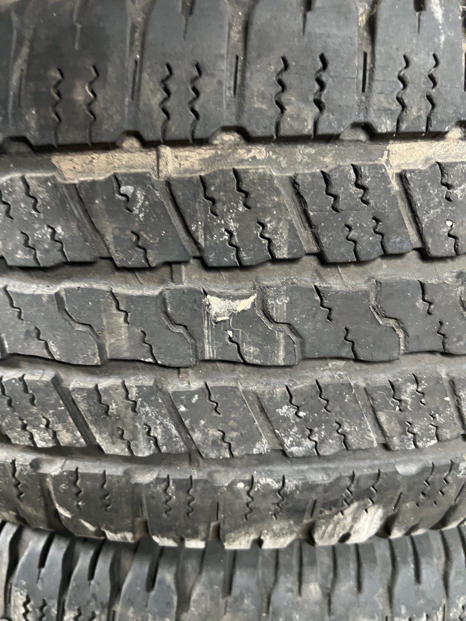 Літня гума GoodYear SR-A 20R