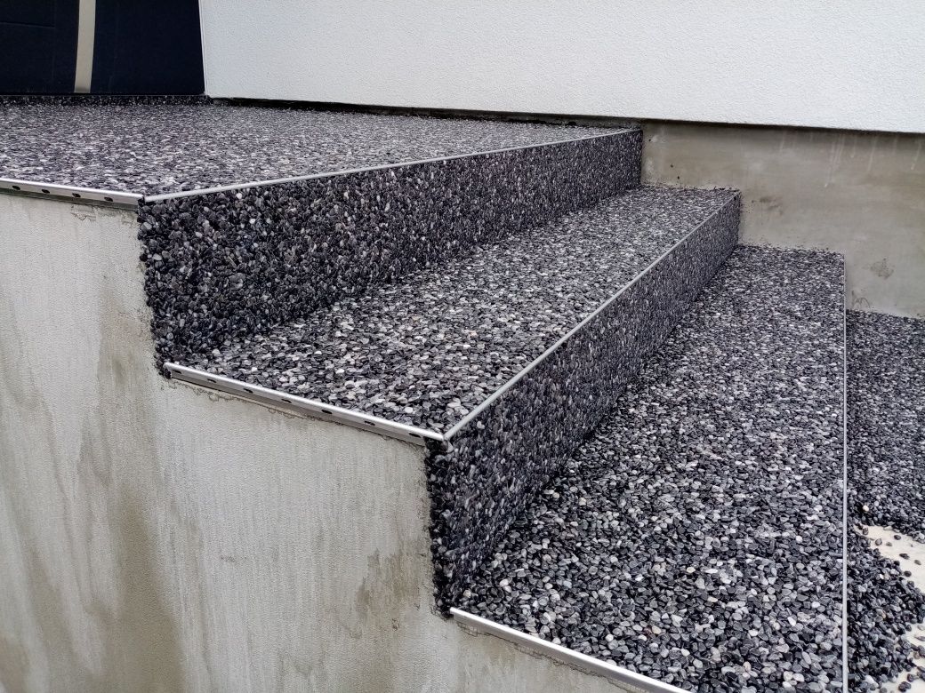 Kamienny dywan - Renowacja betonowych schodów zewnętrznych i tarasów.