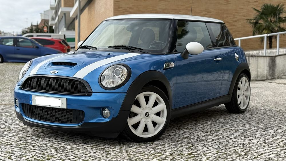 Mini Cooper S - Automatico (NACIONAL) com patilhas F1 no volante