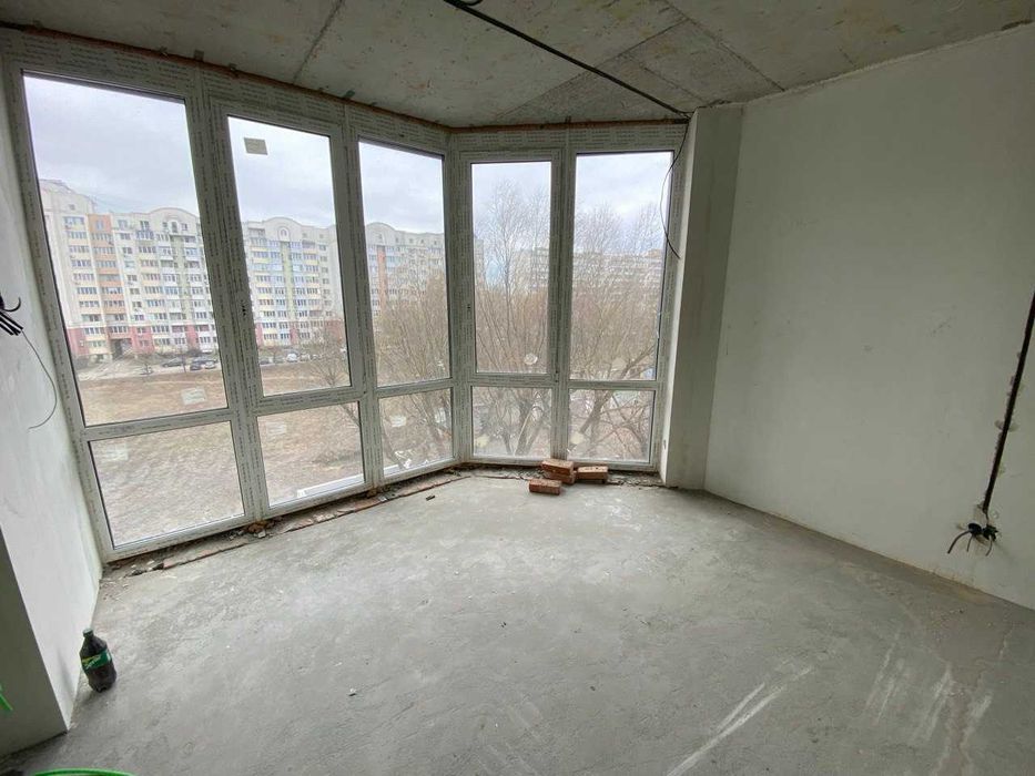 Продаж 2к.кв. перепланована на 3к. в ЖК Park Plaza, смт Чабани