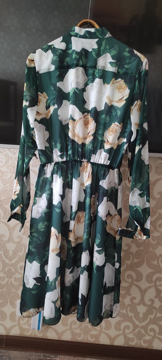 Продам     сукню