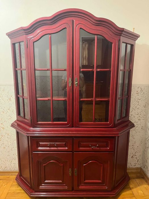 Kredens w dobrym stanie