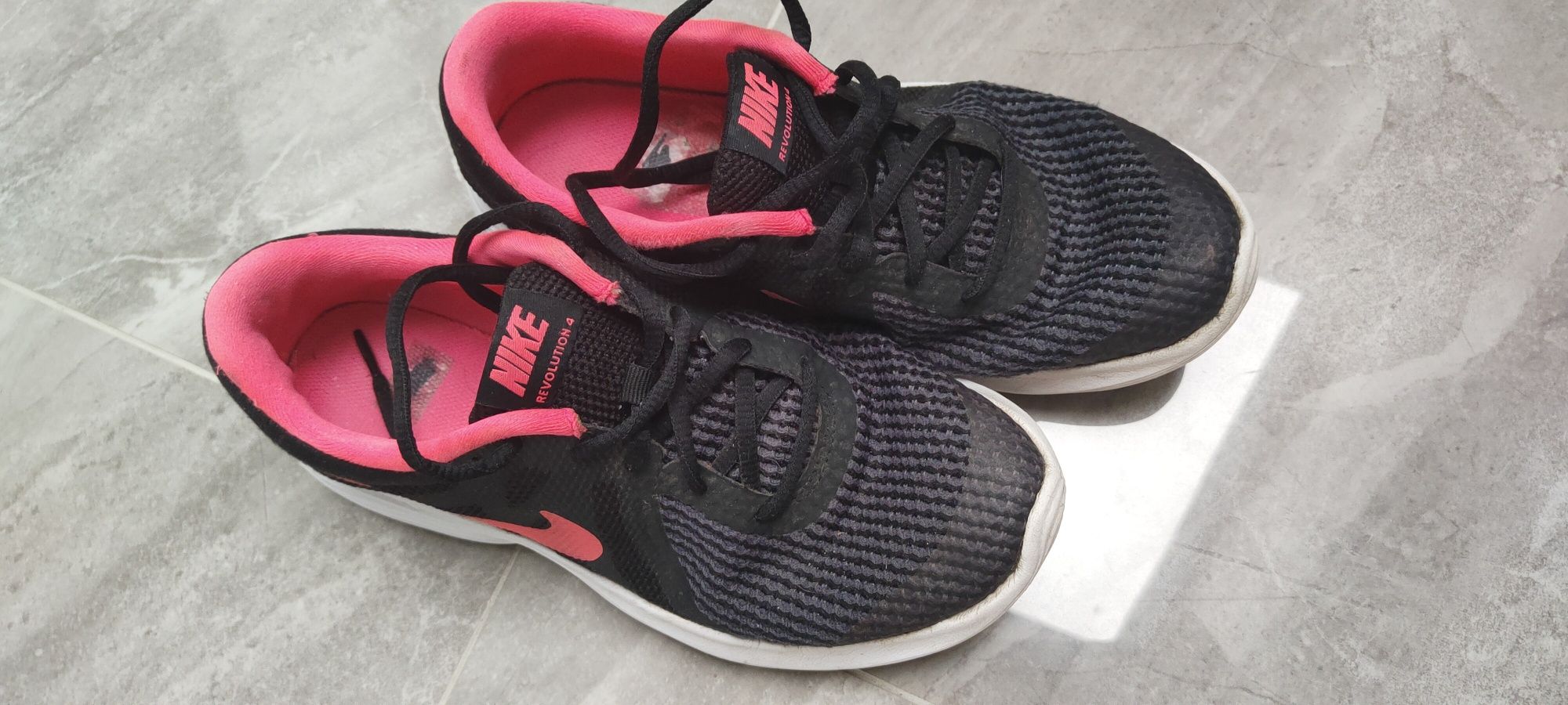 Buty sportowe NIKE r. 5,5 / 38,5