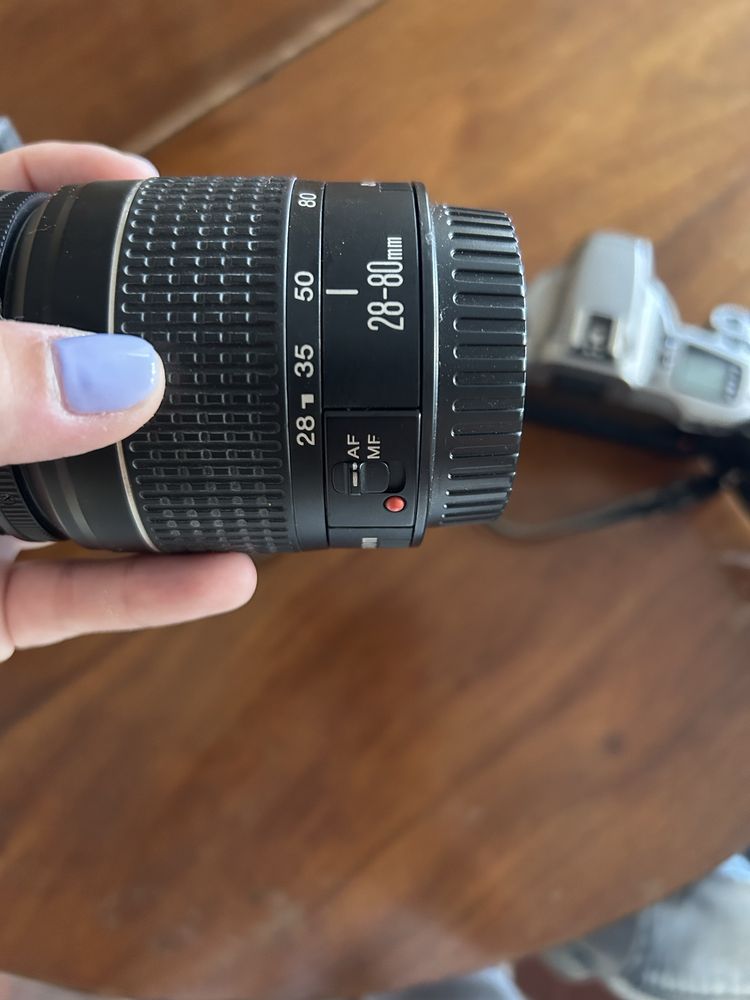 Canon EOS 3000N com objetiva 28-80mm