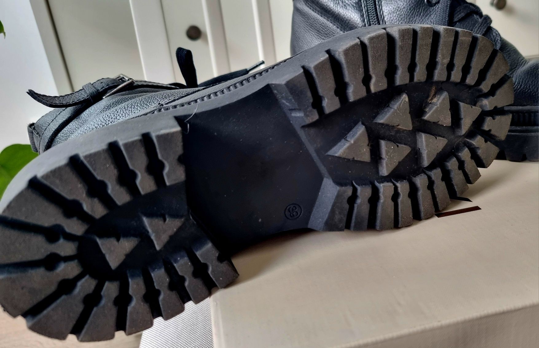 Buty damskie trzewiki Lasocki rozm. 39
