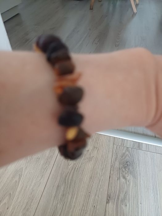 Bransoletka z bursztynu na gumce