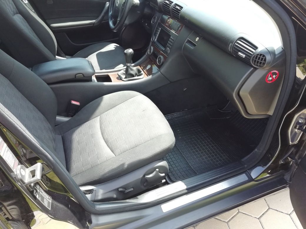 Mercedes C220 cdi (150cv) Dezembro 2004