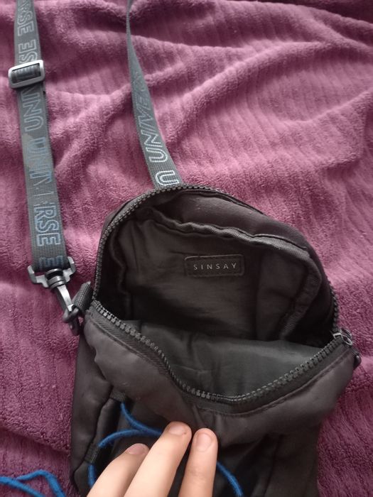 Продам сумку через плече sinsay universe
