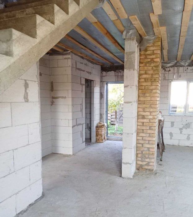 Я Ваш новий дім у Здолбунові! Просторий будинок з гаражем.