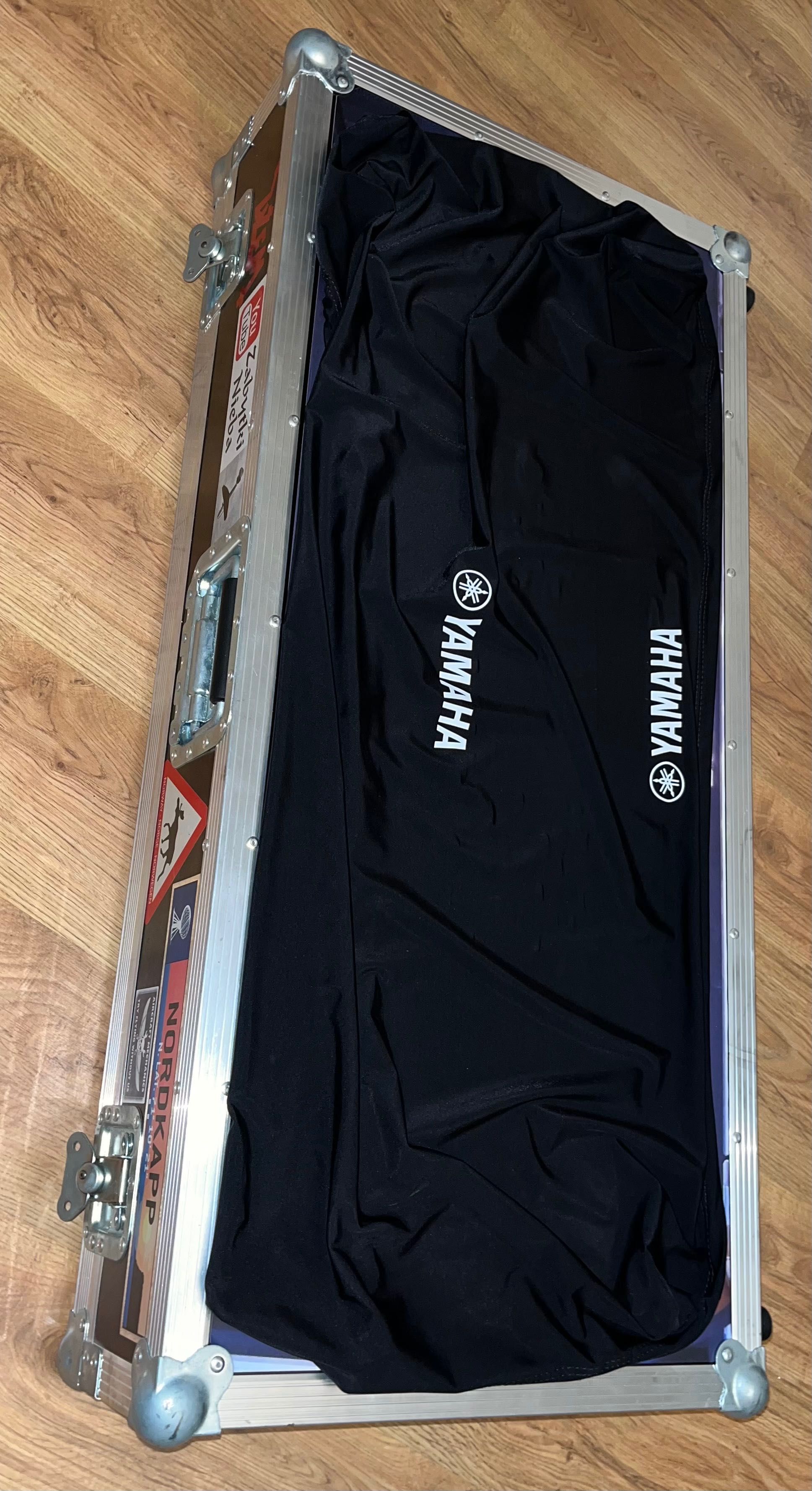 Yamaha PSR-S970 Keyboard + twardy case