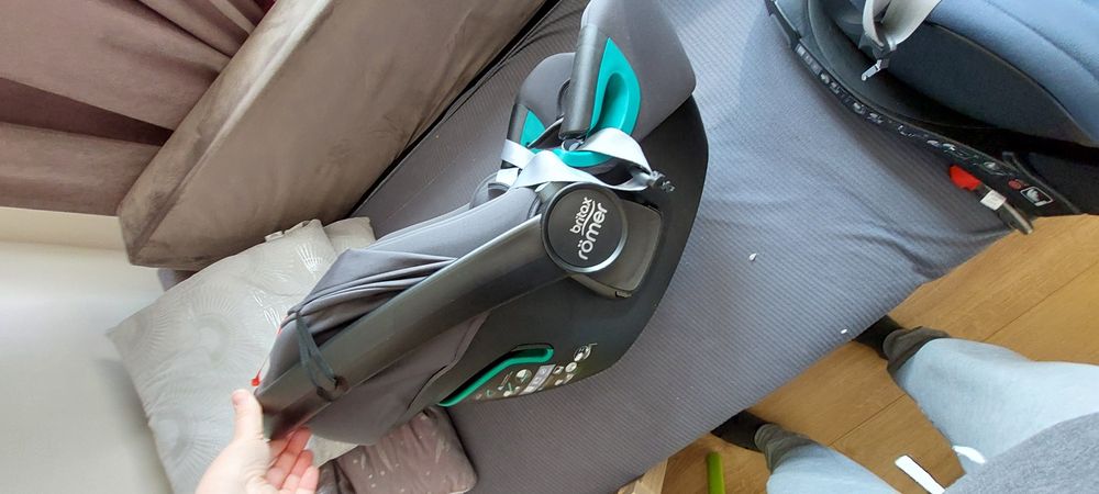 Britax romer 2 foteliki i bazą obrotowa