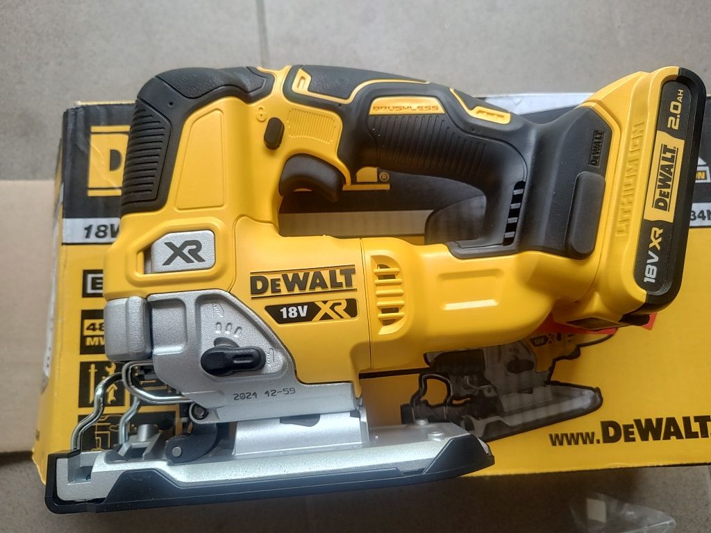 DeWALT DCS334N wyrzynarka akumulatorowa 18 V + Aku 2.0