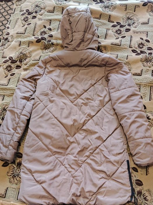 Пальто зимове на дівчинку 10-12 років