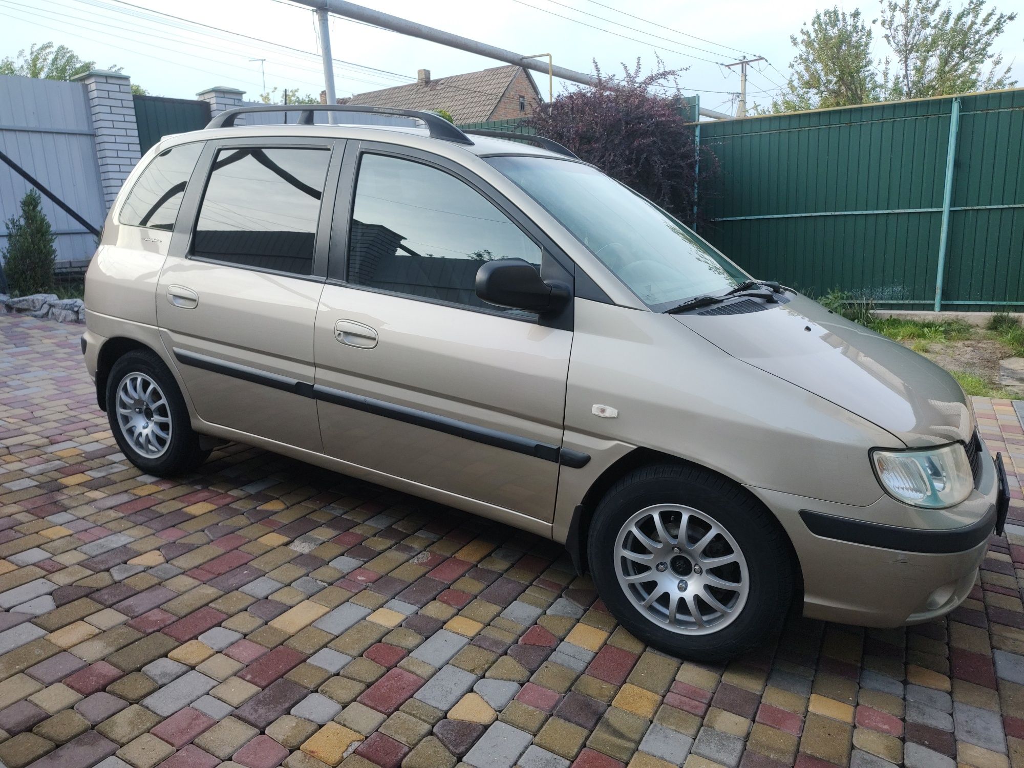 Hyundai Matrix 1.8 Automat GAZ