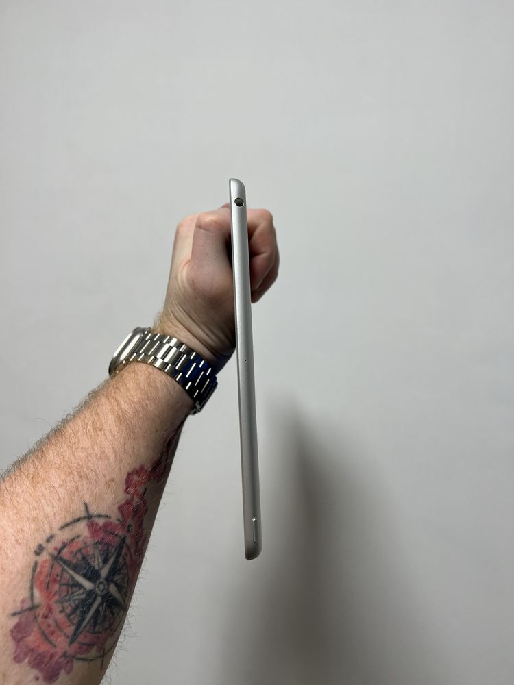 Apple Ipad 10.2 2020 gen7 акб94% в идеальном состоянии Apple pencil