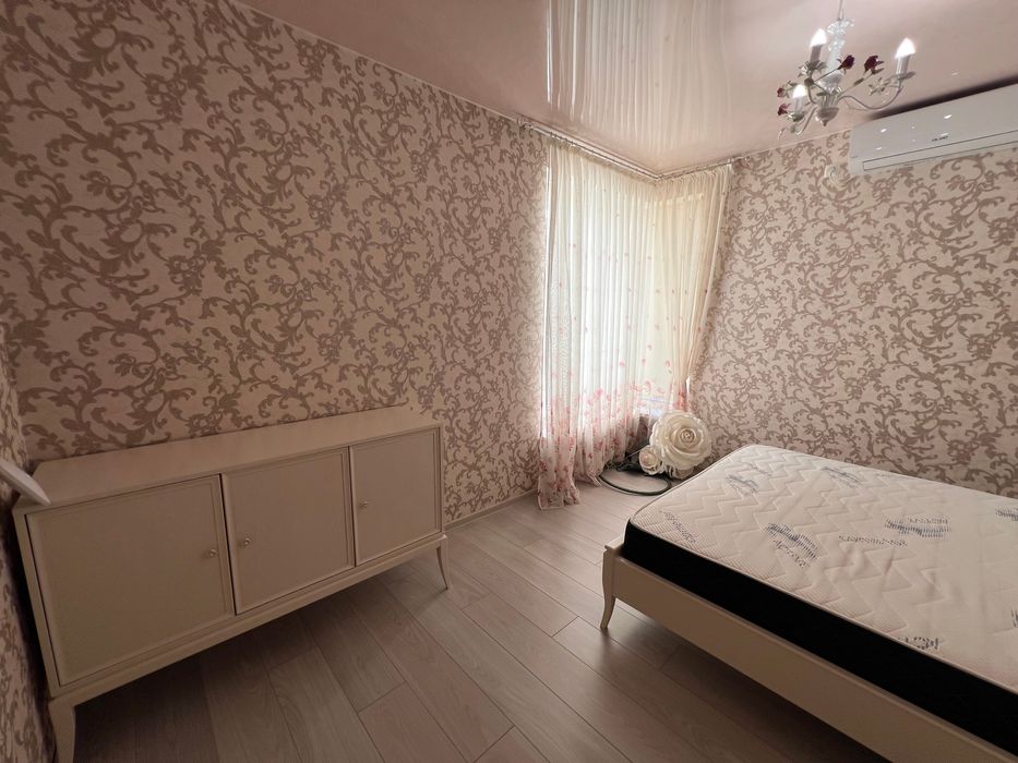 БЕЗ КОМІСІЇ. Продаж будинку з ремонтос тв меблями