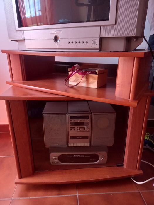 Móvel tv e aparelhagem