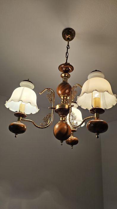 Lustre Quarto Antigo