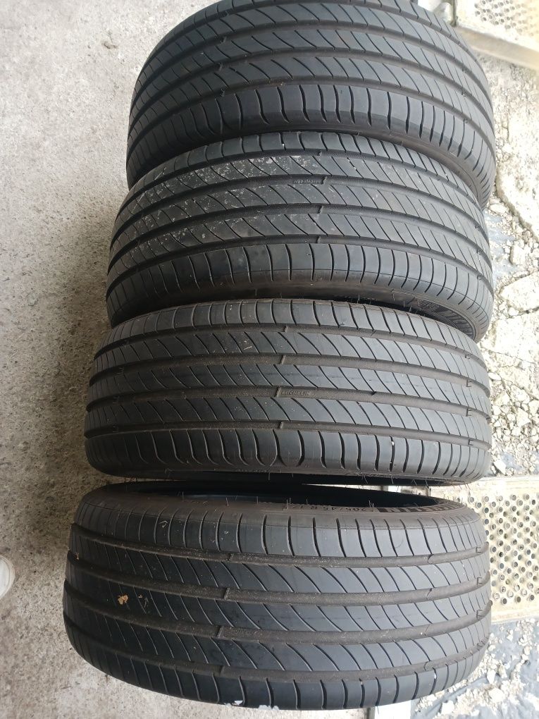 Opony Michelin 205/45/17 lato 2022 rok