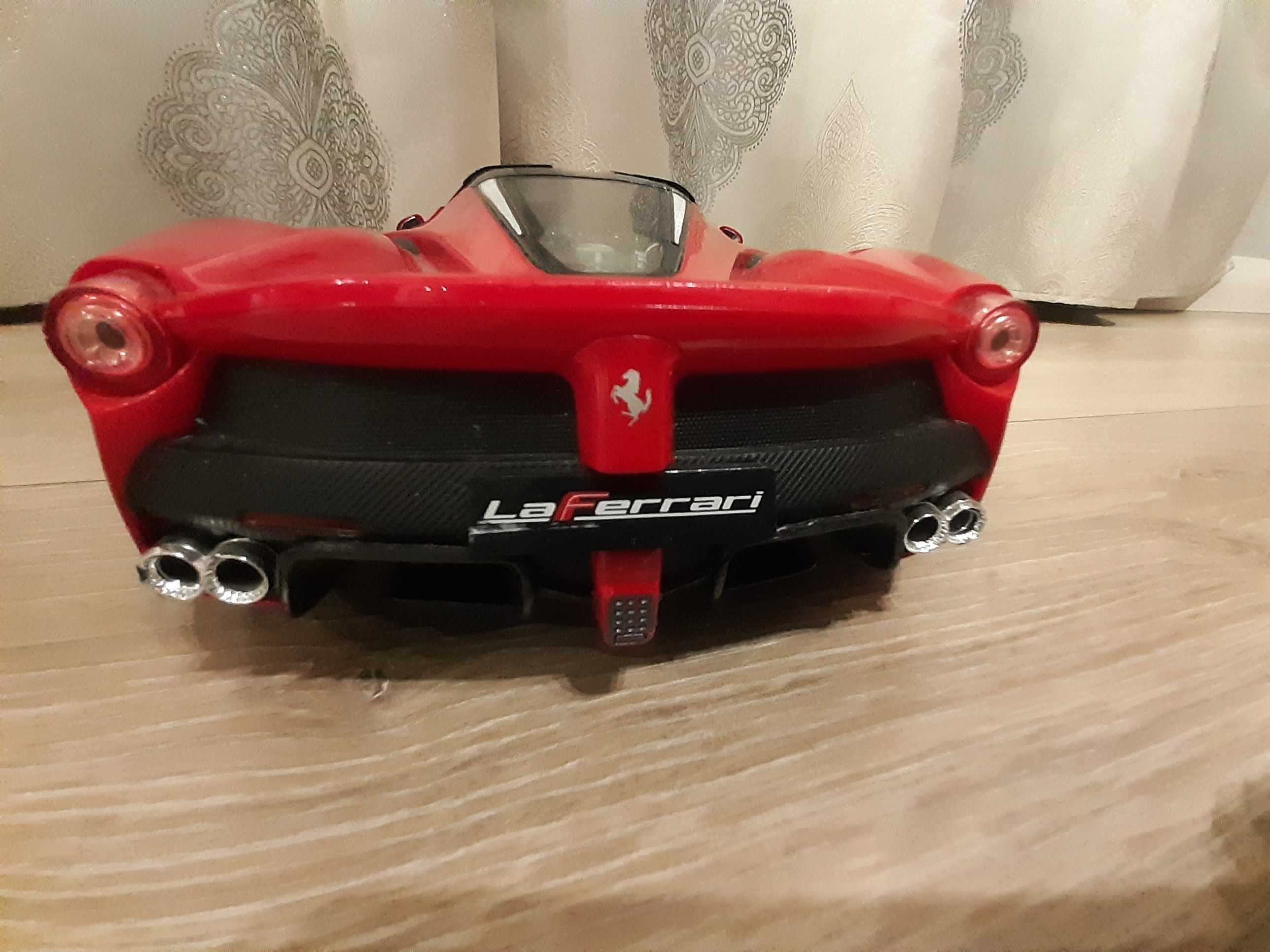 Autko Ferrari na pilota, świeci, jedzie, cofa, na baterie, cena 100zl