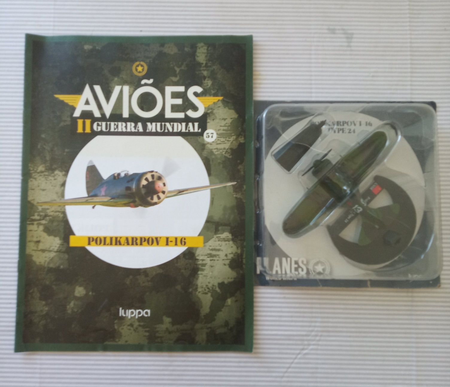 Coleção de 4 AVIÕES + Fascículos