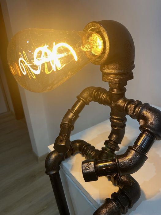 Lampka ręcznie wykonana - rękodzieło z rur - ludzik - prezent