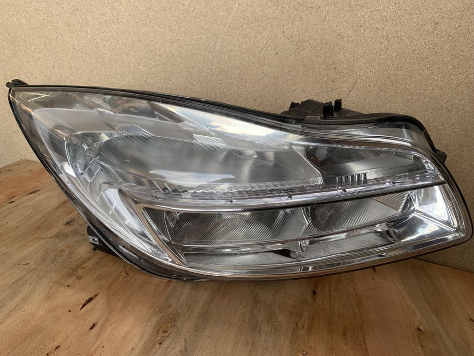 Opel Insignia A lampa prawa przednia prawy przód EUROPA