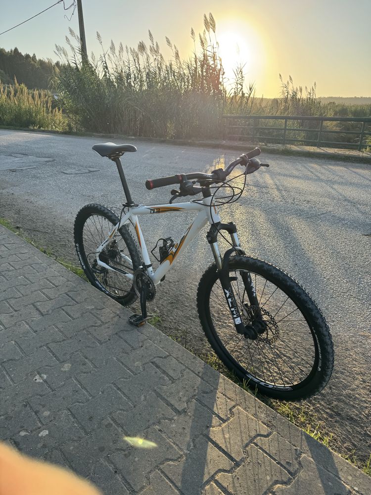 Bicicleta  Bs3  semi nova