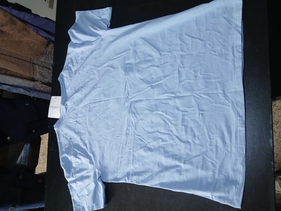 Camisola de meiga corta azul claro