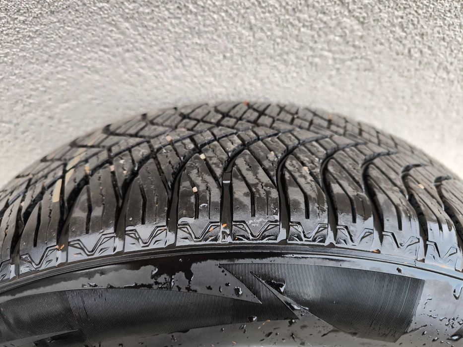 Oryginalne felgi Audi Q3 17- cali + opony wielosezonowe 215/65R17