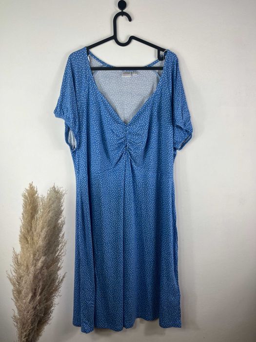 Niebieska wiskozowa sukienka w białe groszki Body Flirt rozmiar 52/54