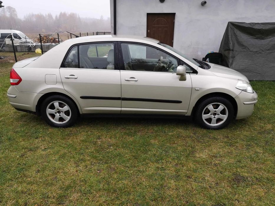 Nissan Tiida Nissana Tiida Acenta 1.6 sedan, benzyna + LPG