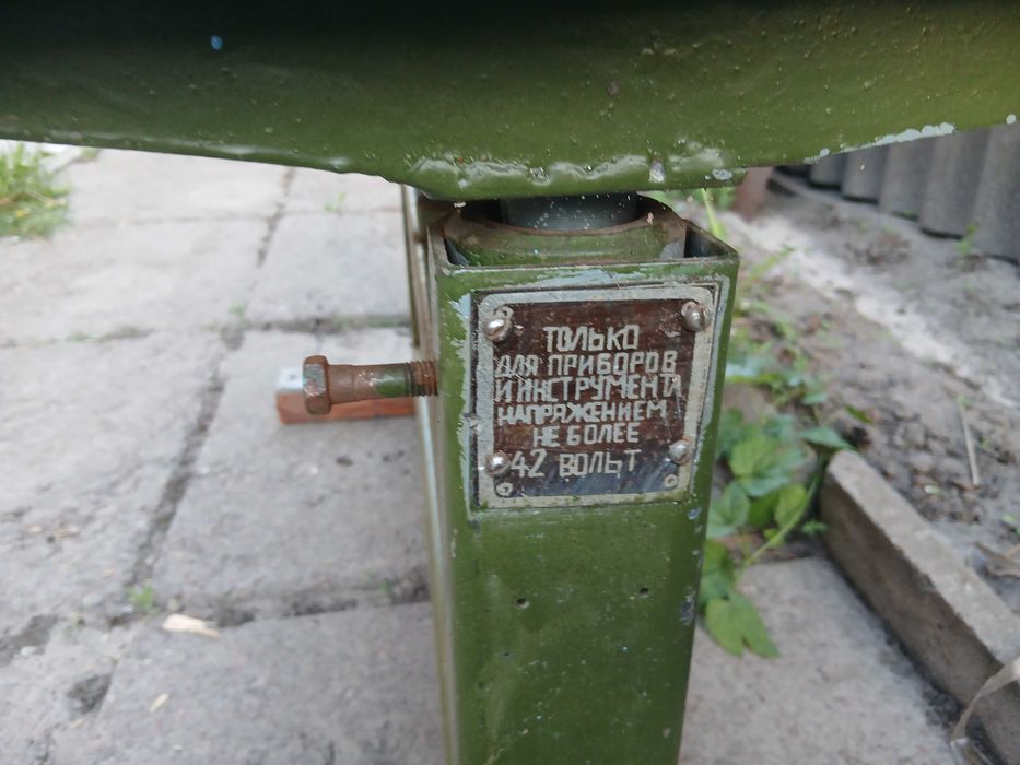 Стіл слюсарний з регулюванням по висоті 1000х500мм