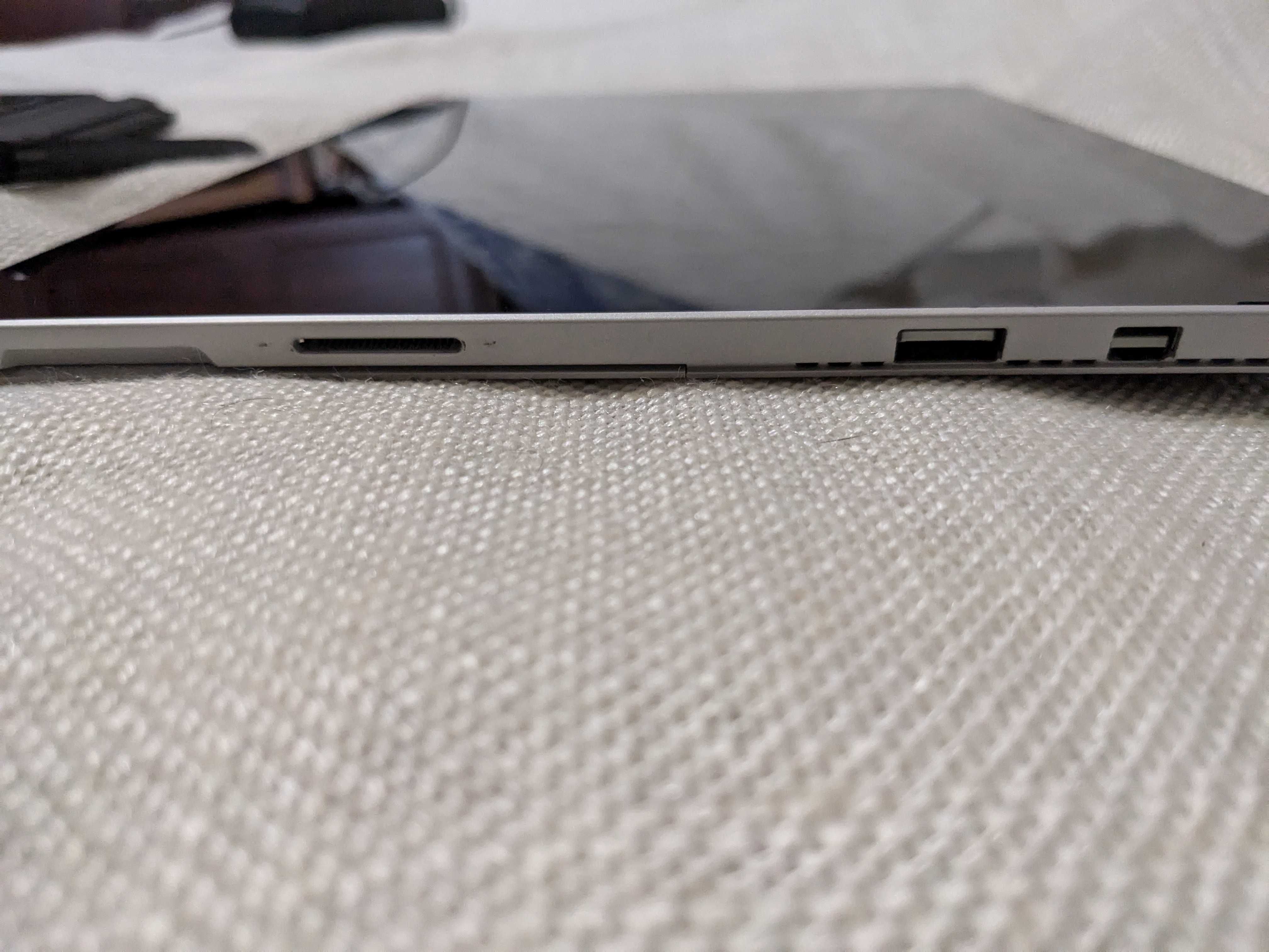 Surface PRO 4.  Intel Core i7-6650U  16/256 gb.
