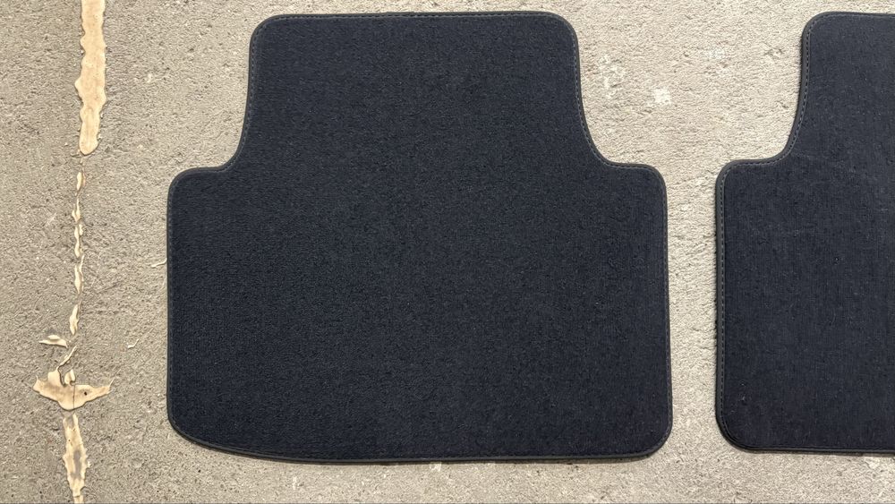 Nowe dywaniki welurowe czarne VW Volkswagen Passat B8 Oryginalne