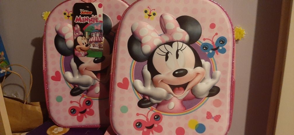 Większy plecaczek Minnie Mouse z serii Disney Junior wypukły 3D