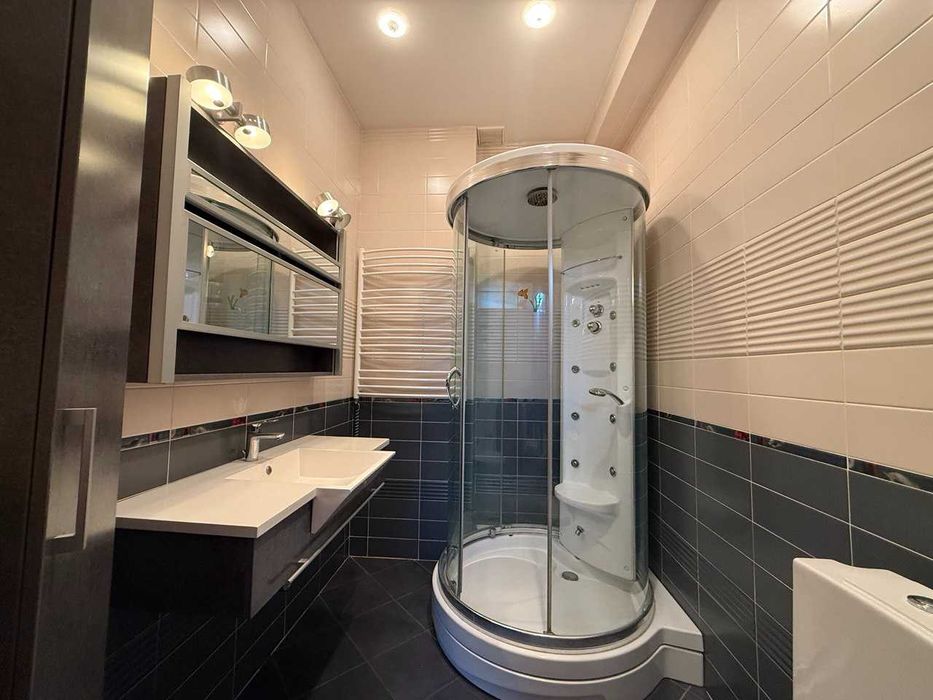 Продам 3-к квартиру в Аркадии, ЖК Тенистый, 123 м², АГВ, ремонт.