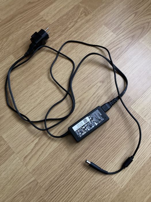 Ноутбук чорний DELL