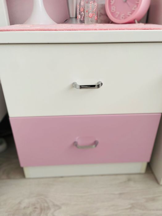 Komplet mebli dla dziewczynki