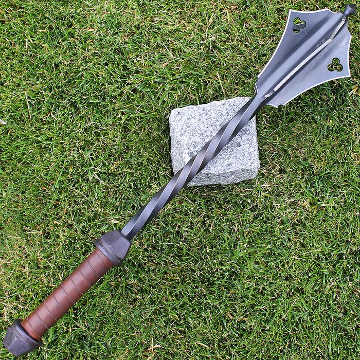 Buława stalowa z 6 ostrzami. czerniona