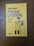 Livro Abelhas cinzentas de Andrei Kurkov